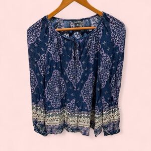 Cute boho flowy Lucky Brand tie-neck top button front purple dream